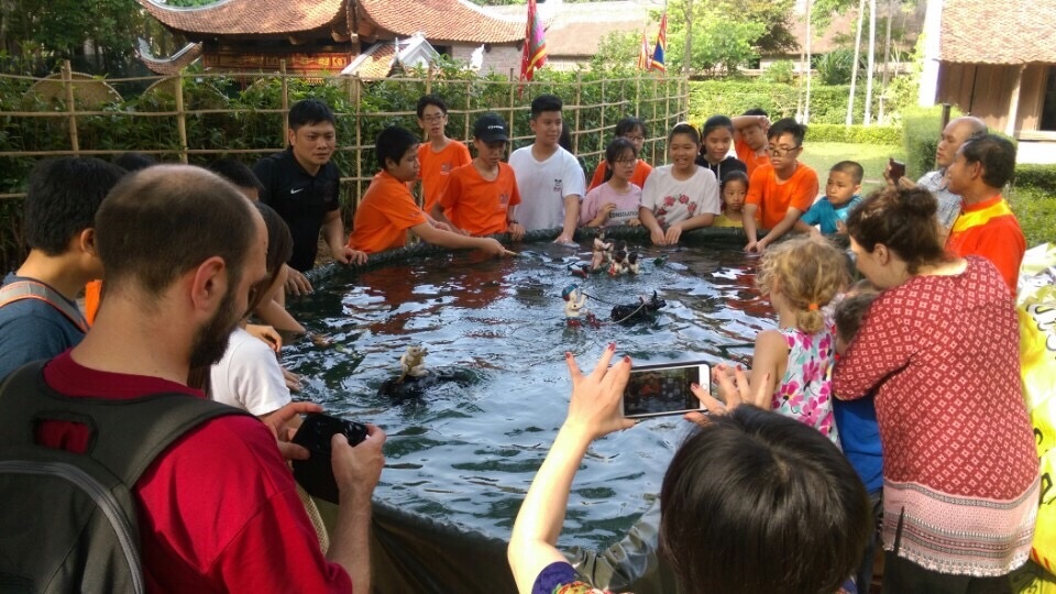 Đón Trung thu… dưới nước - 8