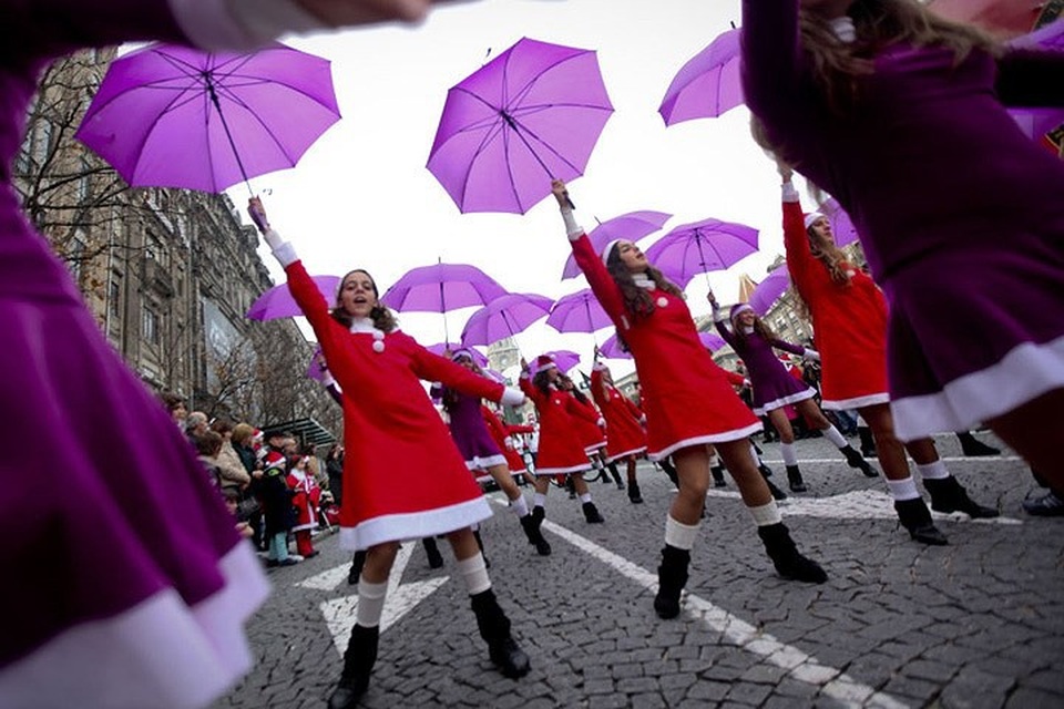 Những “bà già” Noel siêu trẻ trung và nóng bỏng - 14 Những “bà già” Noel siêu trẻ trung và nóng bỏng - 14