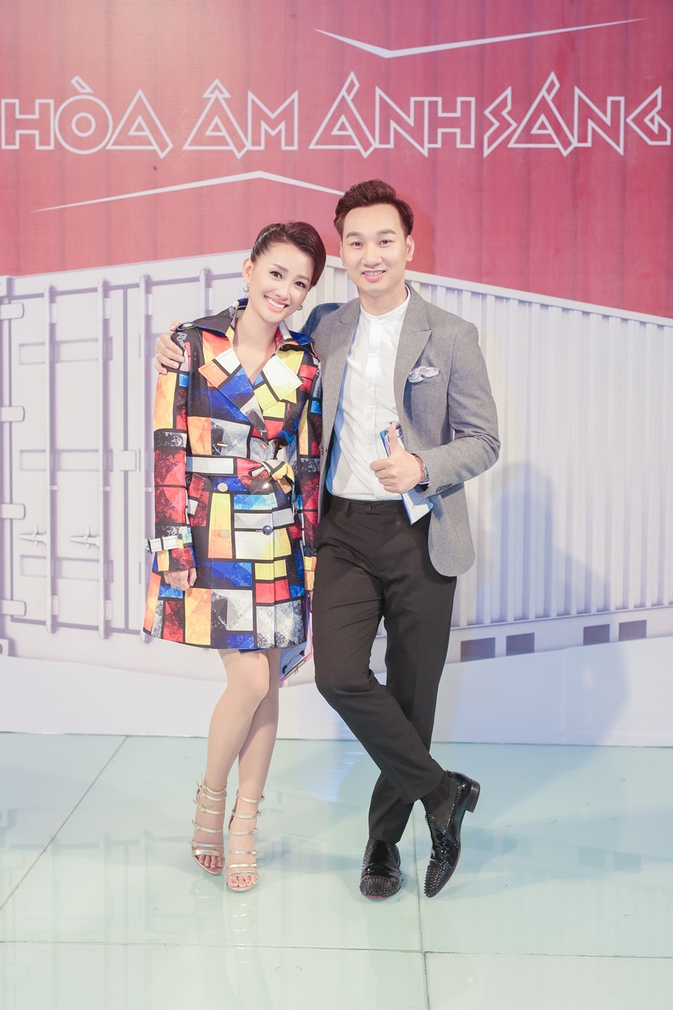 MC Thể thao VTV Quỳnh Chi dẫn chương trình The Remix - 4 Quỳnh Chi dành nhiều sự biết ơn với đàn anh.
