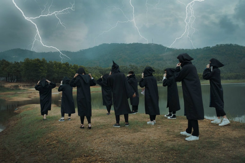 Độc đáo bộ ảnh kỷ yếu đậm chất "Harry Potter" của học sinh Hải Phòng - 9 Độc đáo bộ ảnh kỷ yếu đậm chất "Harry Potter" của học sinh Hải Phòng - 9