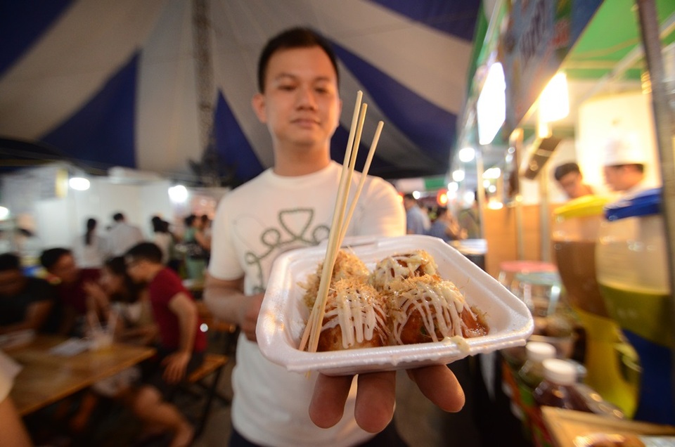 Thức ăn có giá mềm nhưng không vì thế mà khâu trình bày không được chú trọng. Một khẩu phần ở đây bán số lượng tương đối nhằm mục đích cho du khách thưởng thức là chính.