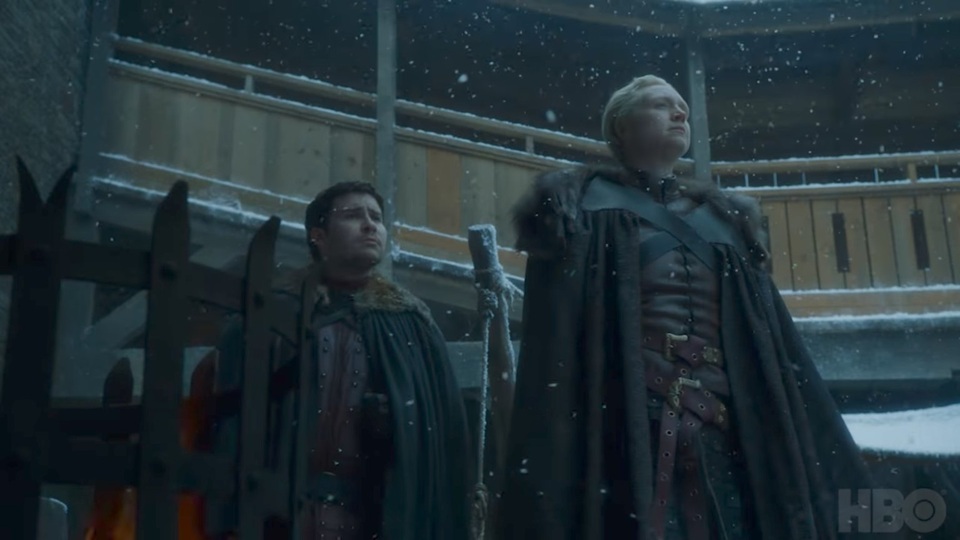 Nữ hiệp sĩ Brienne và anh hầu Podrick vụng về vẫn tiếp tục đồng hành.