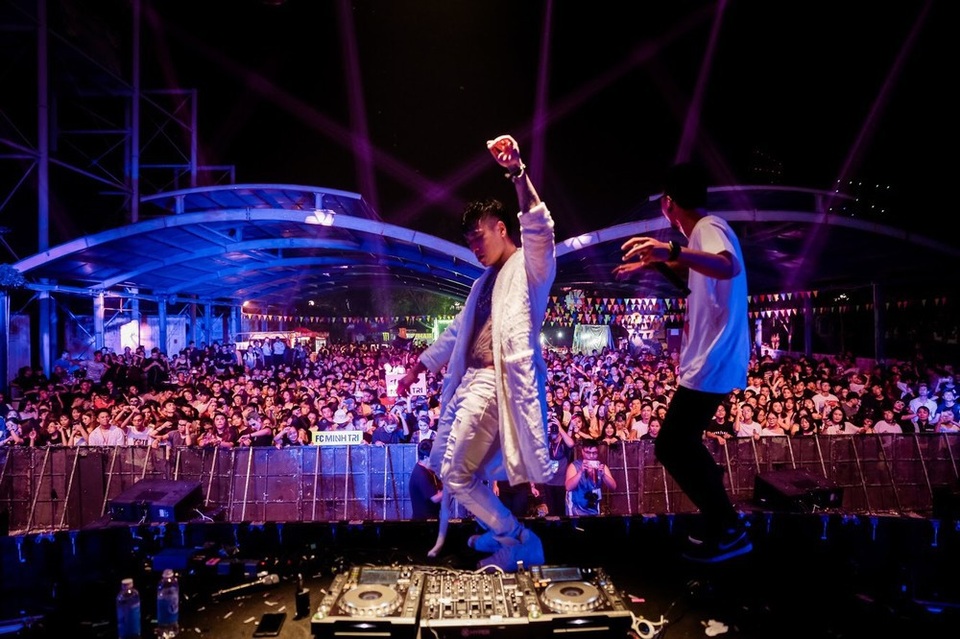 DJ Minh Trí huỷ nhiều show diễn để tập trung sự kiện âm nhạc lớn - 3 DJ Minh Trí huỷ nhiều show diễn để tập trung sự kiện âm nhạc lớn - 3