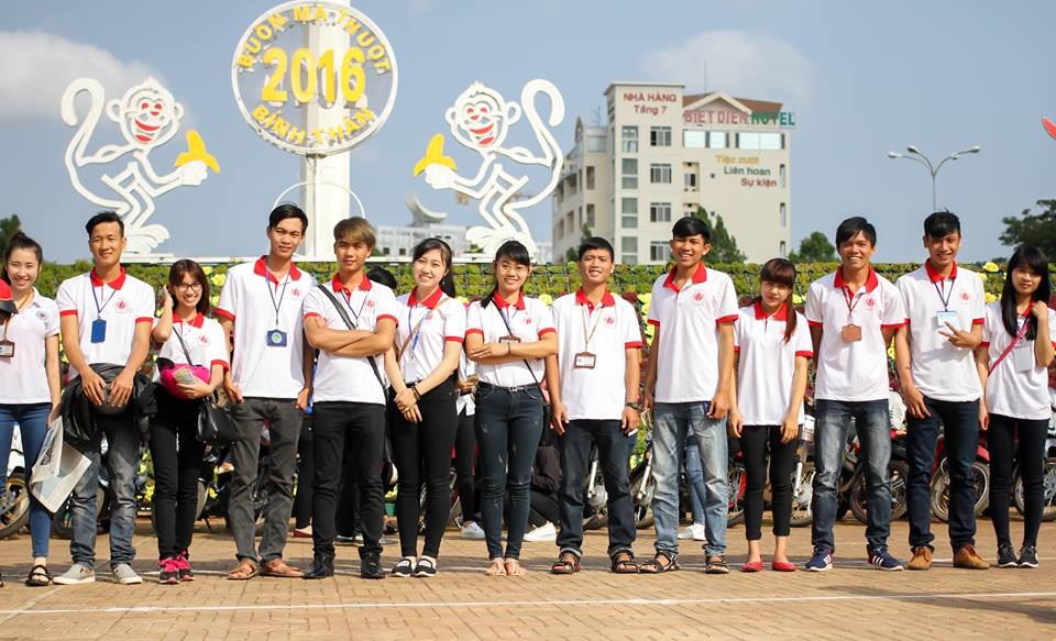 Ấm áp nghĩa tình “Ngân hàng máu sống” của trường ĐH Tây Nguyên - 1 Các thành viên CLB Hiến máu nhân đạo trường ĐH Tây Nguyên năng động, nhiệt huyết