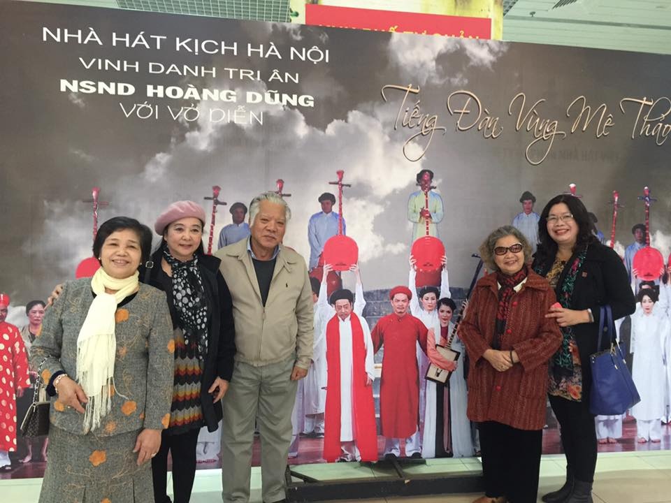 Nghẹn ngào cảm xúc trong buổi chia tay NSND Hoàng Dũng - 7 Nghẹn ngào cảm xúc trong buổi chia tay NSND Hoàng Dũng - 7