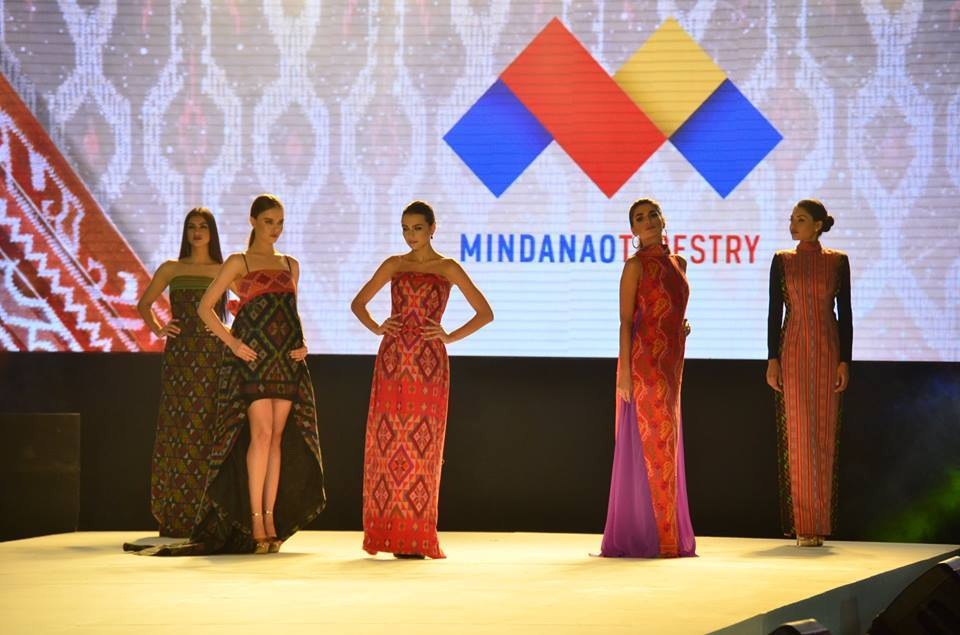 Ngắm các mỹ nhân Hoa hậu Hoàn vũ 2016 trình diễn thời trang - 27 Ngắm các mỹ nhân Hoa hậu Hoàn vũ 2016 trình diễn thời trang - 27
