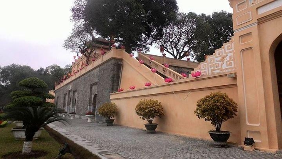 Hoàng thành Thăng Long có “màu áo mới” là hoạt động bảo quản thường niên! - 1 Những lớp tường ở cổng Đoan Môn lúc mới quét ve. Ảnh: KM.