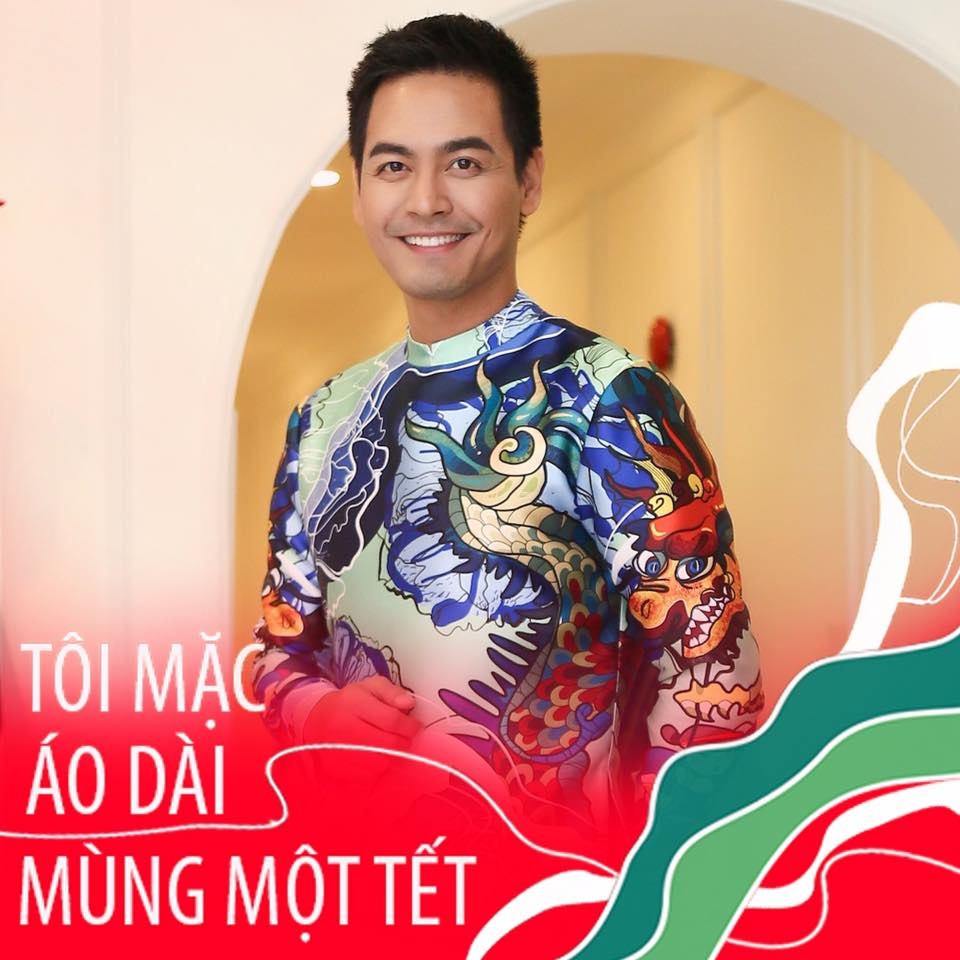 MC Phan Anh: “Tôi không thích vợ con mặc trang phục ngoại lai...” - 1 Phan Anh từng kêu gọi mọi người mặc áo dài vào mồng Một Tết. Ảnh: NVCC.