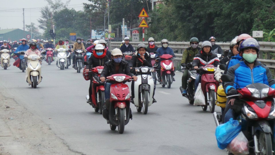 Cửa ngõ Hà Nội ken đặc người đổ về Thủ đô sau kỳ nghỉ Tết - 30 Cửa ngõ Hà Nội ken đặc người đổ về Thủ đô sau kỳ nghỉ Tết - 30
