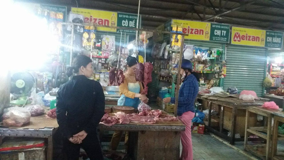 Giá thực phẩm vẫn còn “ăn Tết” - 1
Giá thịt bò vẫn còn hơn so với ngày thường 30 ngàn đồng/kg