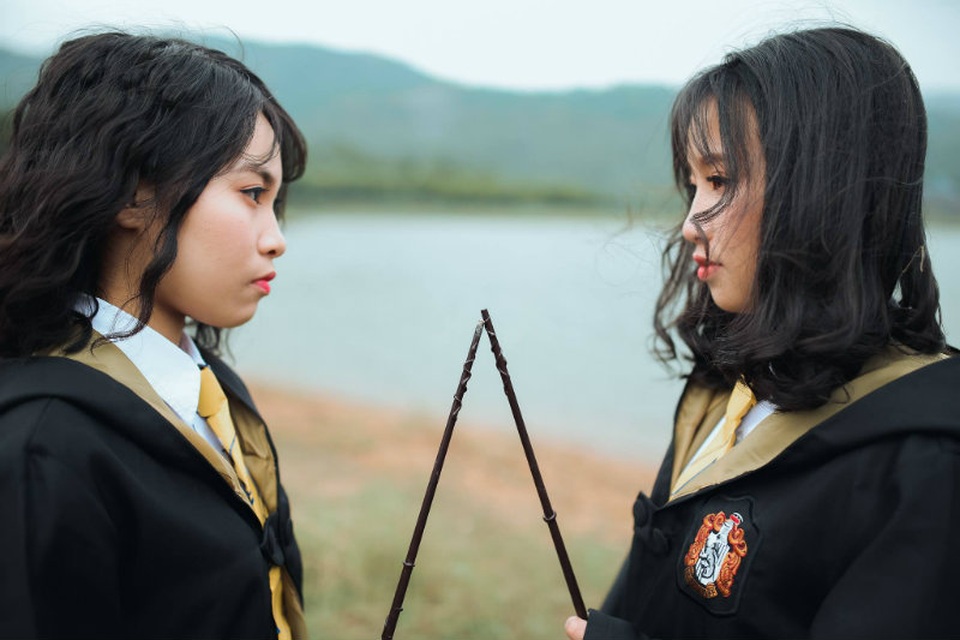 Độc đáo bộ ảnh kỷ yếu đậm chất "Harry Potter" của học sinh Hải Phòng - 8 Độc đáo bộ ảnh kỷ yếu đậm chất "Harry Potter" của học sinh Hải Phòng - 8