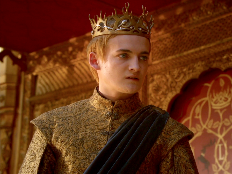 Vai nhà vua Joffrey do nam diễn viên Jack Gleeson đảm nhận, nhân vật này cũng qua đời ngay sau khi “hôn lễ đỏ” diễn ra.