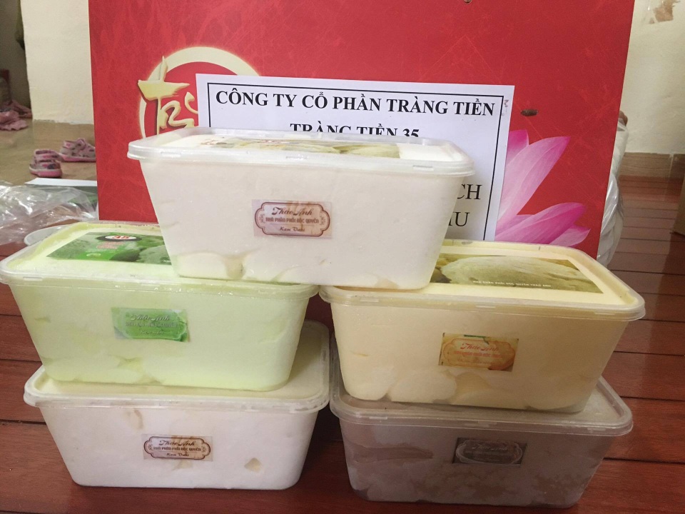 Người phụ nữ bỏ nghề kế toán, đi bán kem Tràng Tiền 35 kiếm tiền triệu - 1 Người phụ nữ bỏ nghề kế toán, đi bán kem Tràng Tiền 35 kiếm tiền triệu - 1