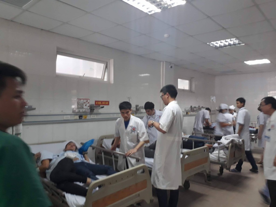 Hơn 40 công nhân nhập viện cấp cứu vì ngộ độc - 5 Hơn 40 công nhân nhập viện cấp cứu vì ngộ độc - 5
