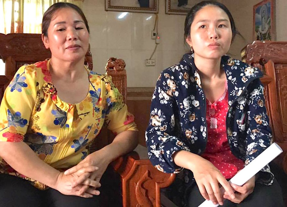 Nhận tiền tỷ hứa lo nhiều suất "chạy việc", cô giáo tiểu học đột nhiên "mất tích" - 1 Em Vi Thị Bích và mẹ chồng bức xúc trước việc làm của cô Nga.