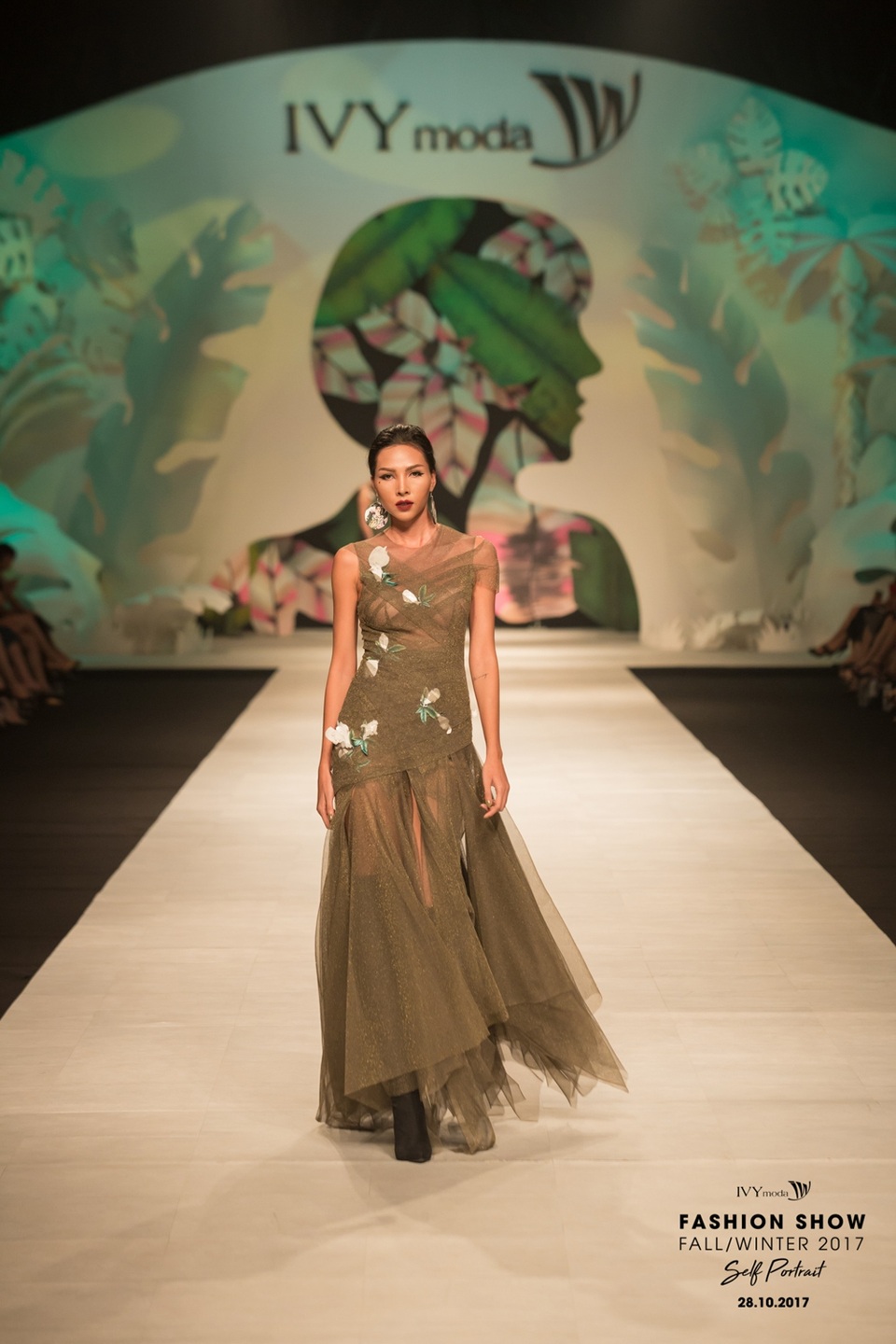Những dấu ấn đậm nét của IVY moda fashion show 2017 - 15 Những dấu ấn đậm nét của IVY moda fashion show 2017 - 15