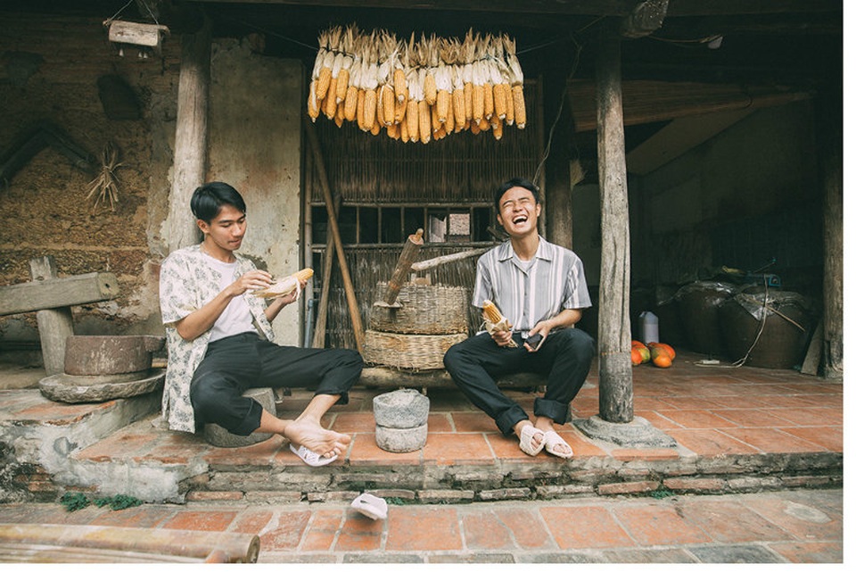 Bộ ảnh kỷ yếu như thời bao cấp của sinh viên Hà Nội gây sốt mạng - 8 Bộ ảnh kỷ yếu như thời bao cấp của sinh viên Hà Nội gây sốt mạng - 8
