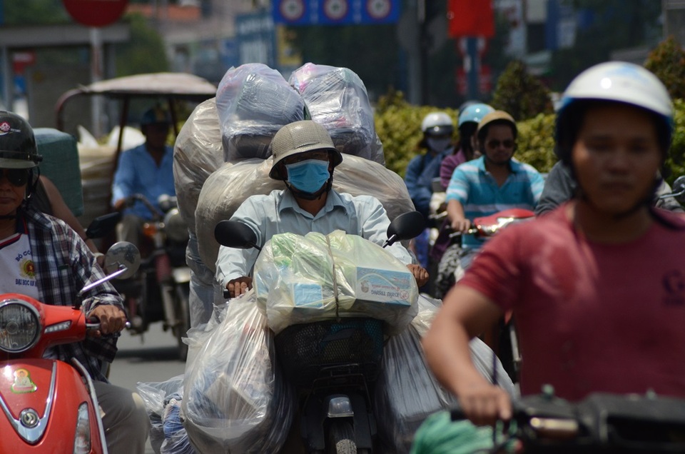 Sài Gòn nắng nóng đến nỗi… không nhận ra nhau - 12 Sài Gòn nắng nóng đến nỗi… không nhận ra nhau - 12
