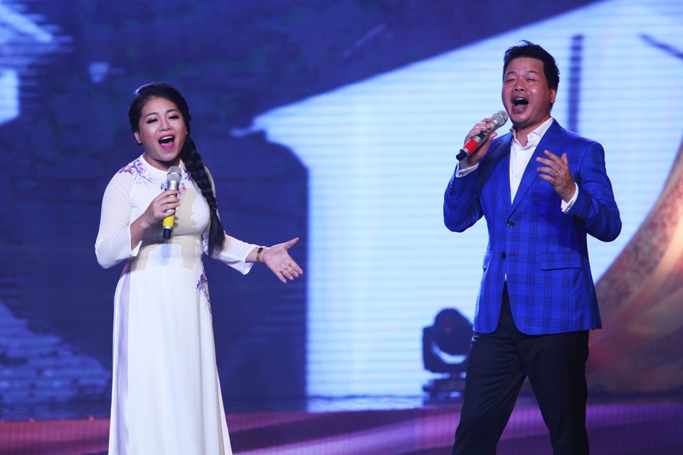"Rạng rỡ Việt Nam": Đêm nhạc ý nghĩa chào mừng ngày quốc khánh 2/9 - 12 NSƯT Đăng Dương cùng nữ ca sĩ Anh Thơ song ca “Trên công trường rộn tiếng ca”.