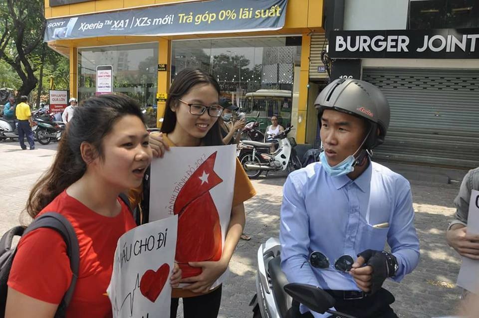 66 tuổi vẫn tình nguyện đi xuyên Việt kêu gọi hiến máu cứu người - 8 Trong 4 kỳ Hành trình đỏ đã qua, 470 chiến sĩ xuyên Việt đã kêu gọi được 80.000 đơn vị máu để khắc phục tình trạng khan hiếm máu trong mùa hè hàng năm