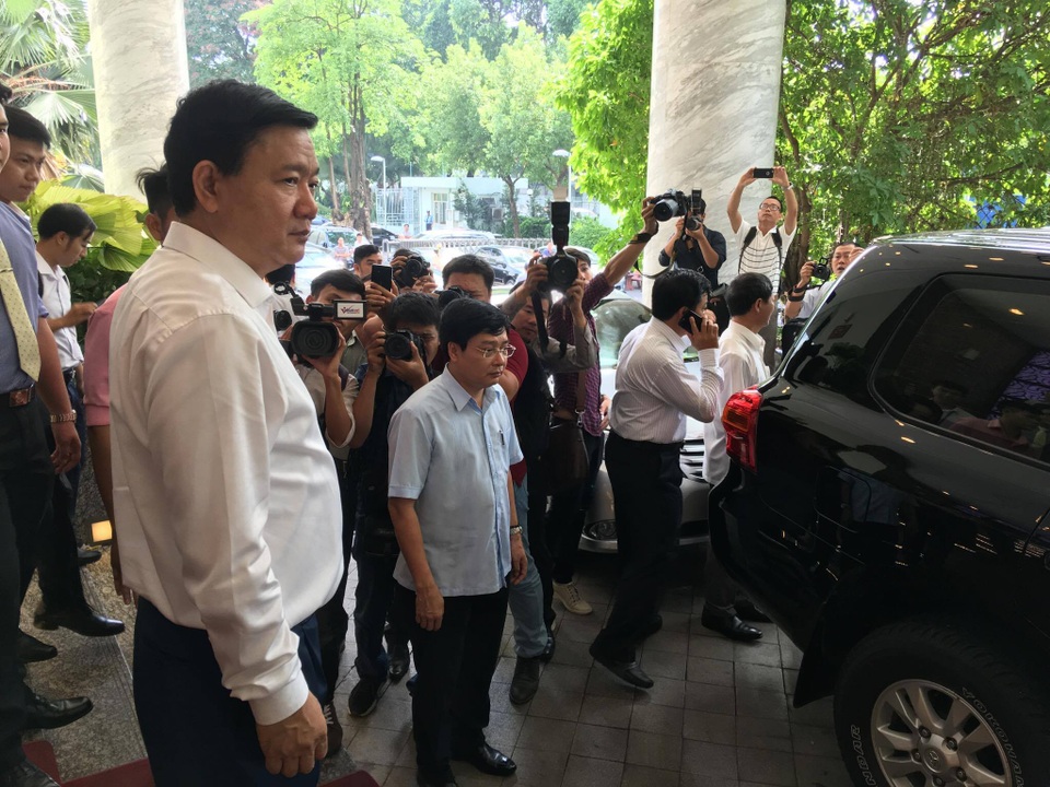 Ông Đinh La Thăng làm Phó Trưởng Ban Kinh tế Trung ương - 2 Ông Đinh La Thăng làm Phó Trưởng Ban Kinh tế Trung ương - 2