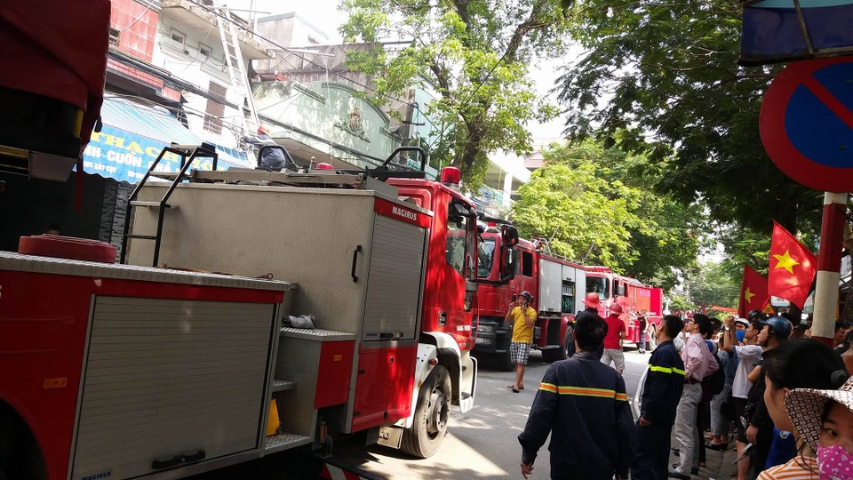 Cháy 2 ngôi nhà ở Hải Phòng, 4 người được cứu sống - 4 Cháy 2 ngôi nhà ở Hải Phòng, 4 người được cứu sống - 4