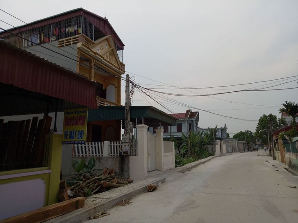 Thanh Hóa: Nan giải việc đưa lao động cư trú bất hợp pháp ở Hàn Quốc về nước - 2 Nhiều gia đình xây được nhà lầu, mua sắm nhiều vật dụng giá trị nhờ đi lao động xuất khẩu Hàn Quốc (Ảnh một góc xã Đông Minh- nơi có nhiều gia đình đi xuất khẩu lao động)