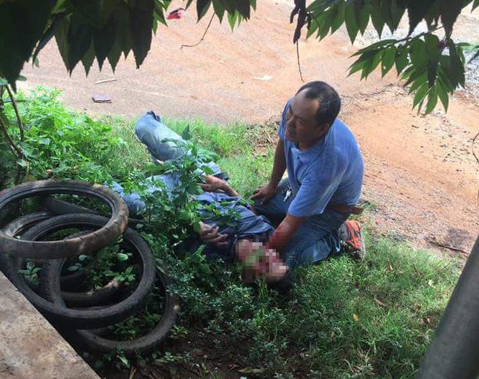 Xe khách kẹt số lao thẳng vào nhà dân - 3 Nạn nhân bị đa chấn thương sau cú va chạm