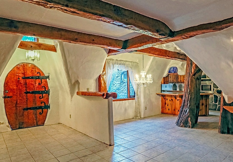 Căn nhà của nàng Bạch Tuyết có giá 23 tỷ đồng - 5 Căn nhà của nàng Bạch Tuyết có giá 23 tỷ đồng - 5