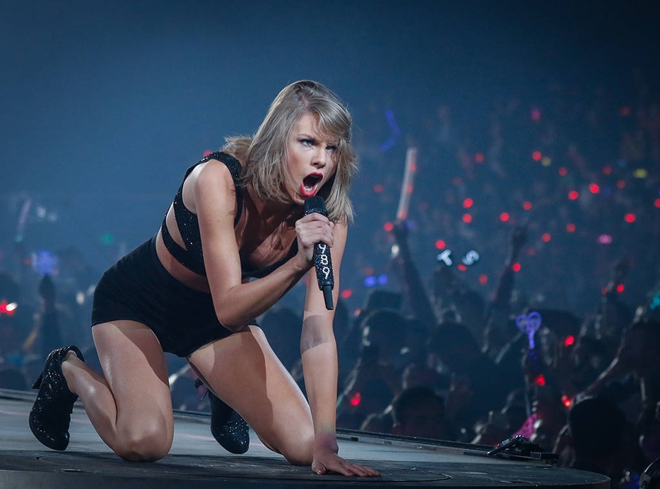 Chuyện gì xảy ra khi đêm nhạc đình đám bị hoãn vào phút cuối? - 4 Taylor Swift
