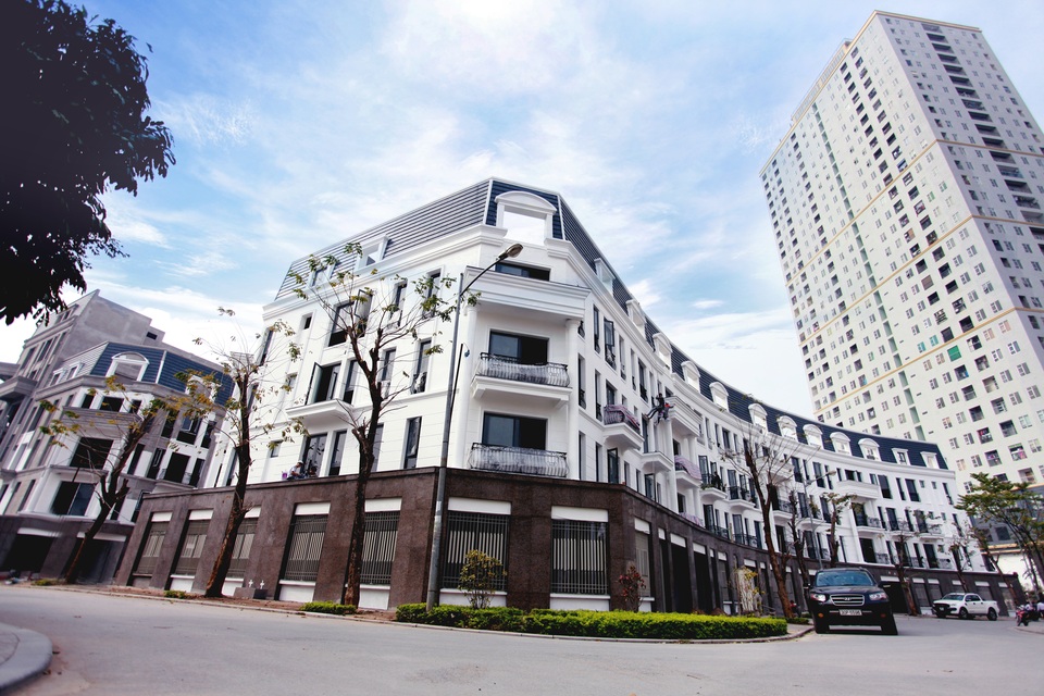 Nhà phố Thương mại Victoria– mô hình bất động sản kiểu mẫu tại Hà Nội - 2
Nhà phố thương mại The Vitoria thiết kế theo phong cách Châu Âu