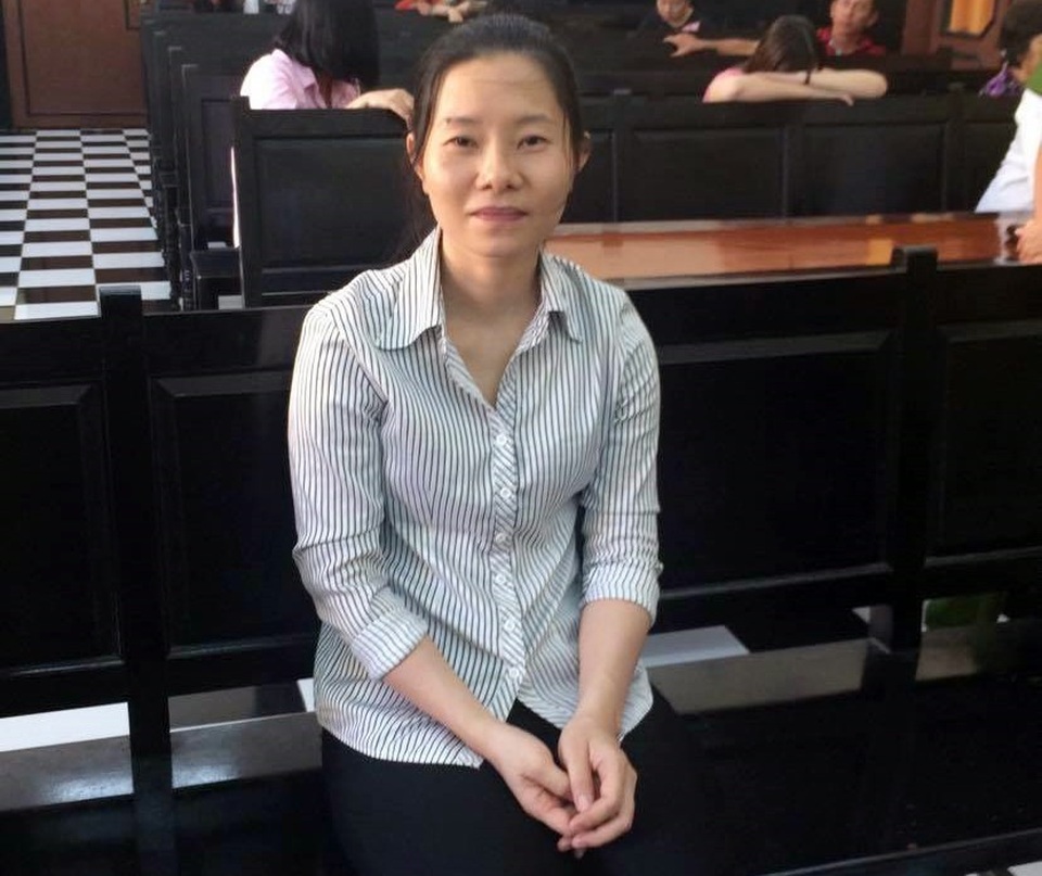 Hoãn phiên tòa 60 luật sư tình nguyện bào chữa miễn phí cho 1 bị cáo - 1 Bị cáo Tuyết tại phiên tòa.