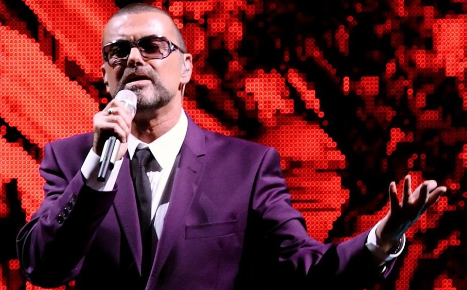 Âm nhạc của George Michael bán chạy… “kinh hoàng” - 2 Nam ca sĩ George Michael