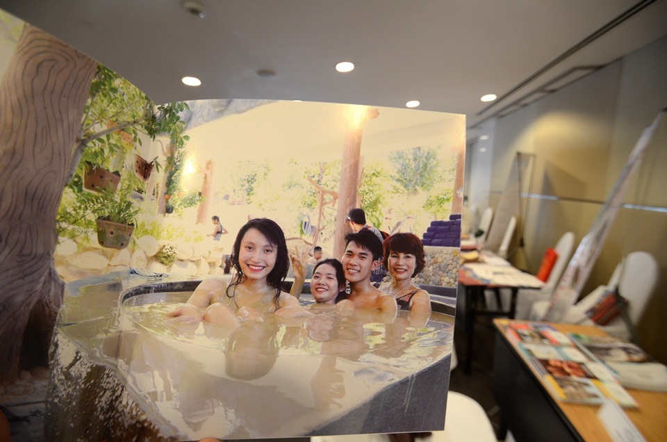 Trải nghiệm suối khoáng nóng trên núi Thần Tài.