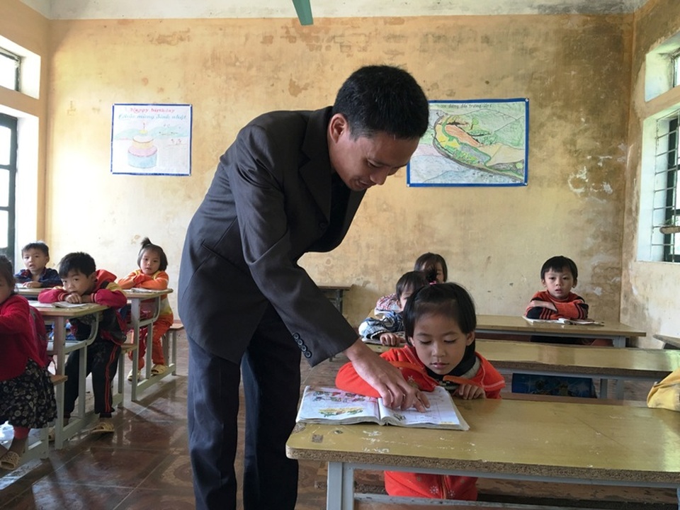 “Chuyên gia” cắm bản - 2 Thầy giáo chuyên cắm bản - Nguyễn Hoàng Ngọc