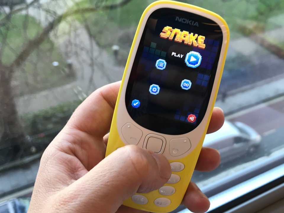 Nokia và BlackBerry liệu có "đổi đời" khi hồi sinh huyền thoại cũ? - 2 Nokia 3310 được hồi sinh.
