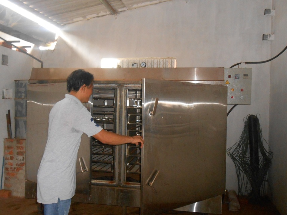 Gặp cựu chiến binh làm giàu từ nghề trồng nấm - 2 Lò hấp hiện đại với công suất 500 bịch phôi một lần hấp, hiệu quả cao và giữ nhiệt độ ổn định,…so với cách hấp thùng phuy thông thường