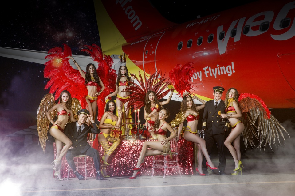 Top 5 hãng hàng không có tiếp viên được bình chọn hấp dẫn nhất - 2
