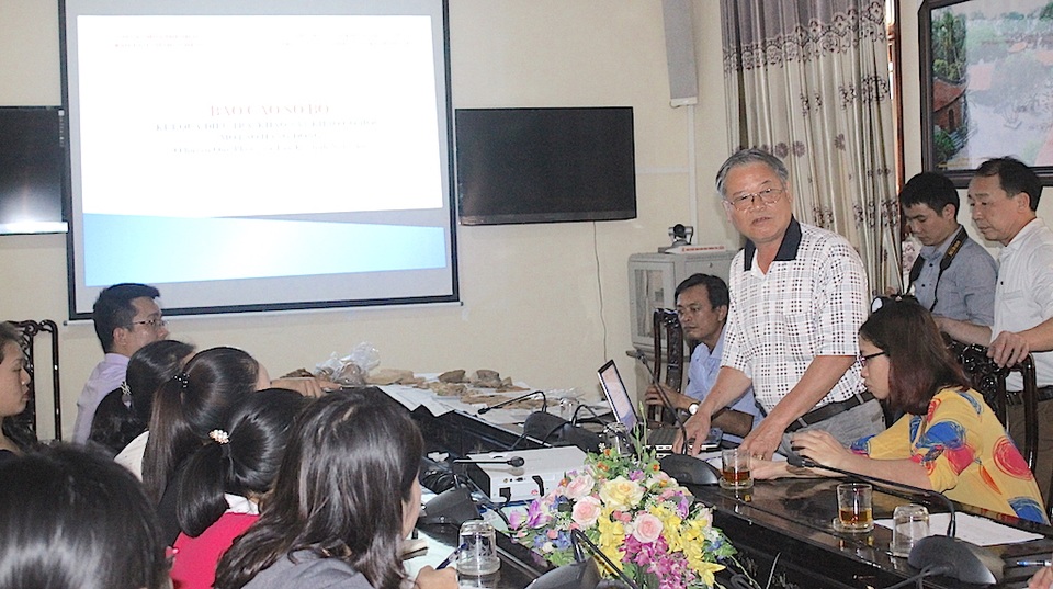 PGS.TS Lại Văn Tới- Trung tâm nghiên cứu Kinh Thành báo cáo tại hội nghị.