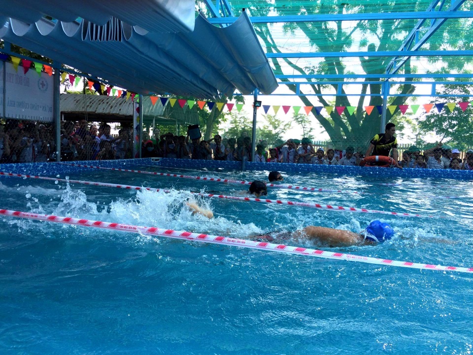 Tăng cường dạy bơi cho học sinh để phòng chống đuối nước - 2 Các em học sinh trên địa bàn Tam Kỳ có thêm điều kiện học bơi để phòng chống đuối nước