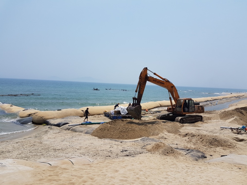Doanh nghiệp bị gây khó trong việc làm kè chống xói lở bờ biển Cửa Đại? - 2 Dự án kè của TP Hội An đang thực hiện sát bên cạnh Palm Garden