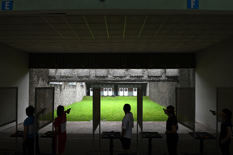 
Giải đấu năm nay quy tụ 150 xạ thủ, trong đó có 76 VĐV nam và 74 VĐV nữ đến từ 12 đơn vị, gồm: Hà Nội, TP. Hồ Chí Minh, Hải Phòng, Vĩnh Phúc, Thanh Hóa, Hải Dương, Quảng Ninh, Quảng Nam, Đắk Lắk, Đồng Nai, Quân đội và Bộ Công an.
