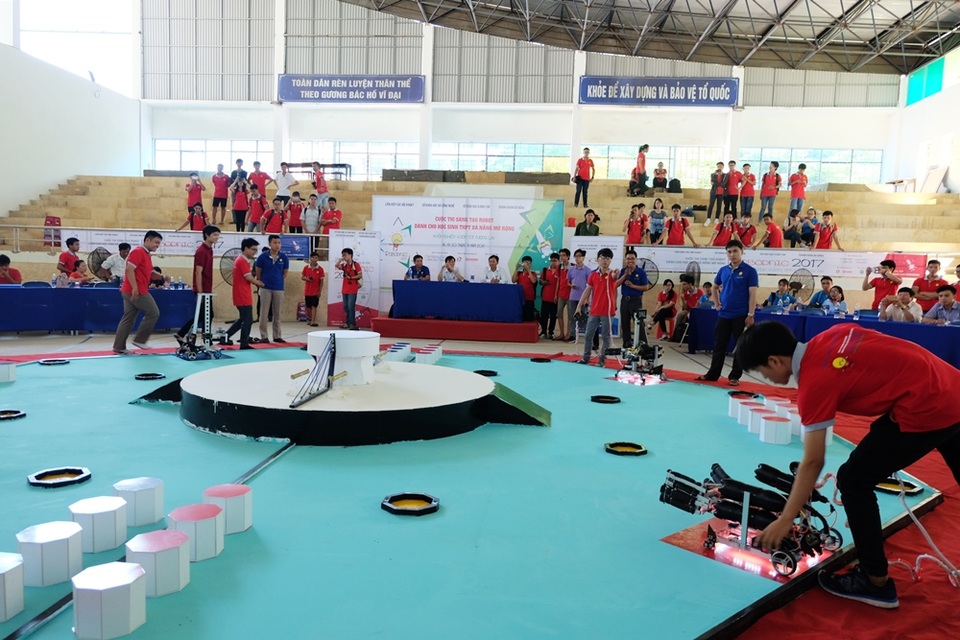26 đội thi đến từ các trường THPT ở Đà Nẵng, Quảng Nam sẽ thi tài sáng tạo robot từ 18 - 20/8 tới tại Nhà thi đấu Trường THPT Phan Châu Trinh, Đà Nẵng
