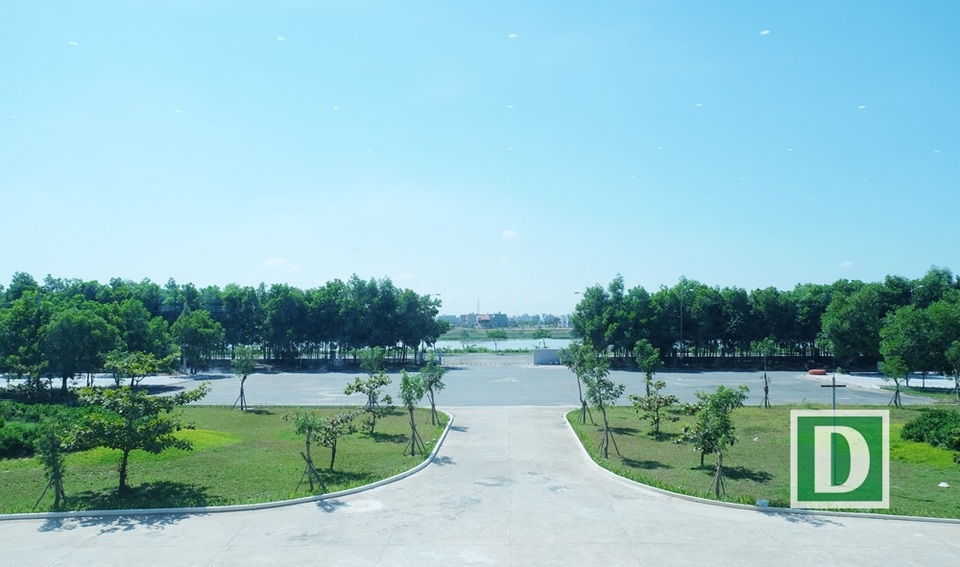 Cảnh quan xung quanh nhìn từ tòa nhà Trung tâm