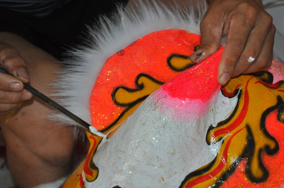 Nghề làm lân phố cổ nhộn nhịp vào Tết Trung thu - 2