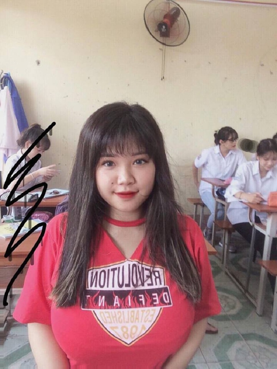 Nữ sinh Hải Dương khốn đốn vì vòng 1 "ngoại cỡ" bị bạn bè trêu chọc - 1 Nữ sinh Hải Dương khốn đốn vì vòng 1 "ngoại cỡ" bị bạn bè trêu chọc - 1