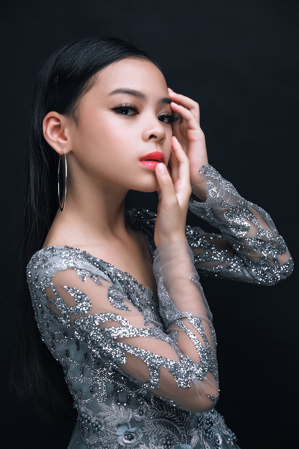 Mẫu nhí Nguyễn Phương Thảo - cô bé được mệnh danh là bản sao của Hà Hồ với thần thái và biểu cảm cực lạnh!