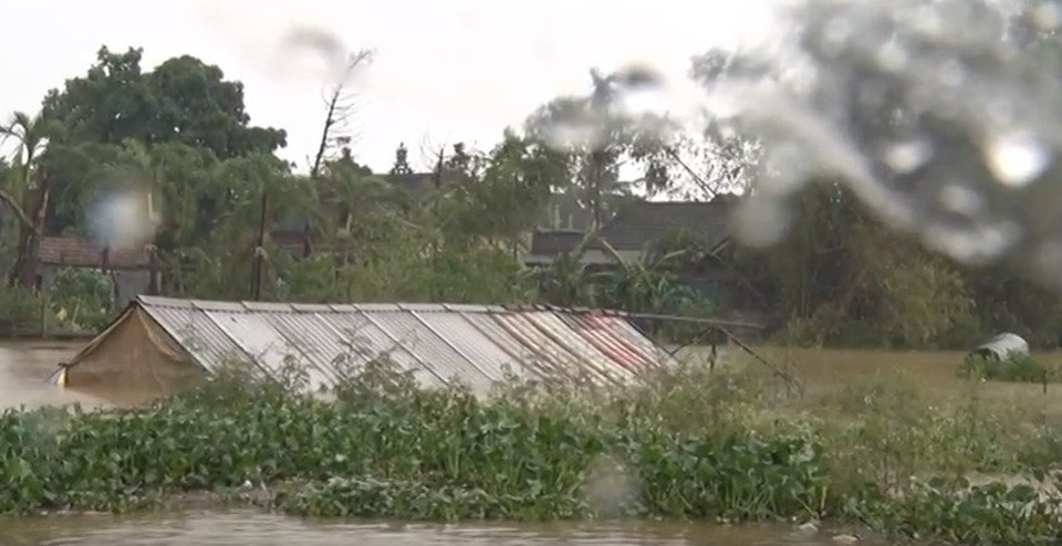 Cha chở con gái đi làm bị mất tích, nghi lũ cuốn trôi - 3 Nhiều nơi ở Thị xã Hương Thủy đã bị ngập sâu