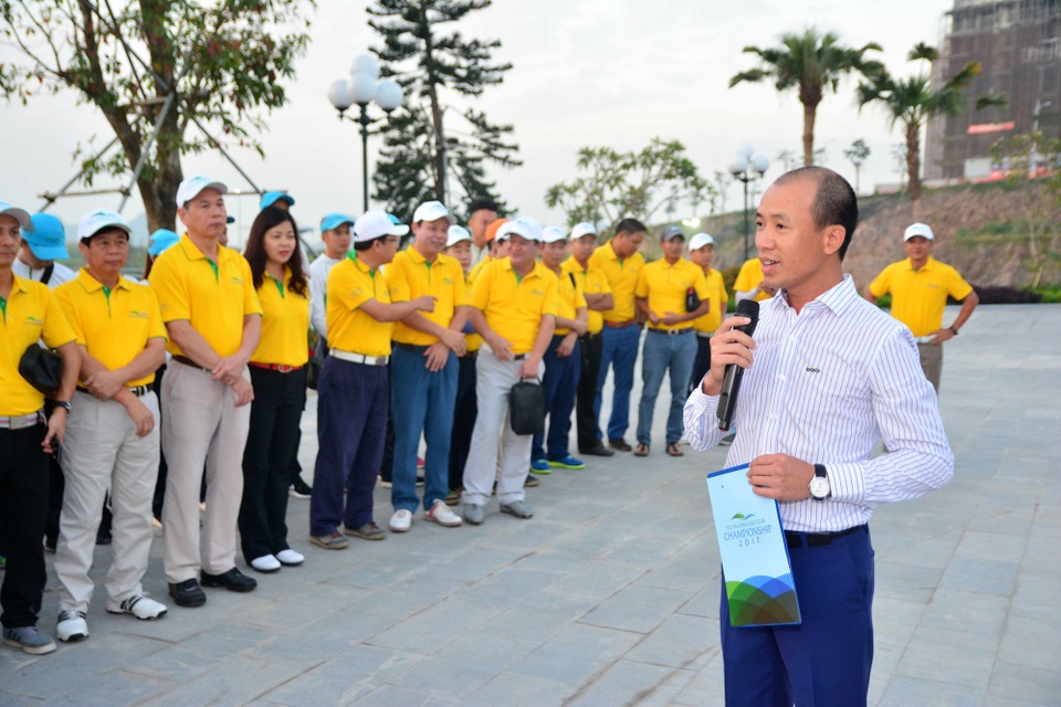 Từng bừng khởi tranh giải FLC Halong Club Championshop 2017 - 2 Ông Nhữ Văn Hoan- PTGĐ TT Công ty CP quản lý sân golf Biscom phát biểu tại Lễ khai mạc