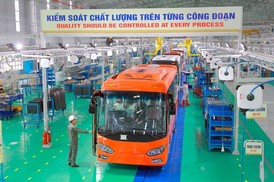 Xuất khẩu xe buýt ra thị trường Đông Nam Á - 2 Dây chuyền sản xuất xe buýt Thaco